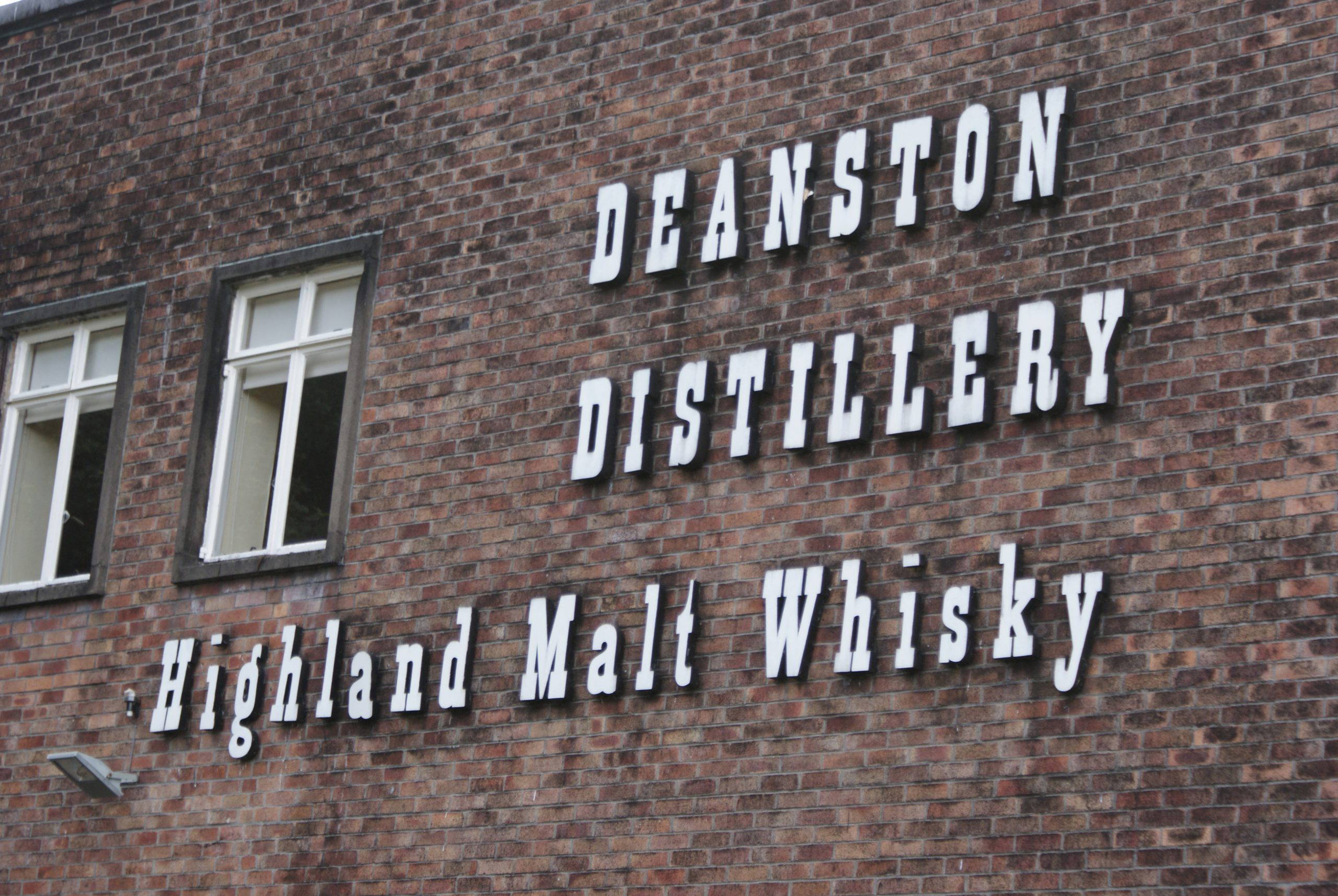 Connoisseurs Gold Whisky Gallery Image