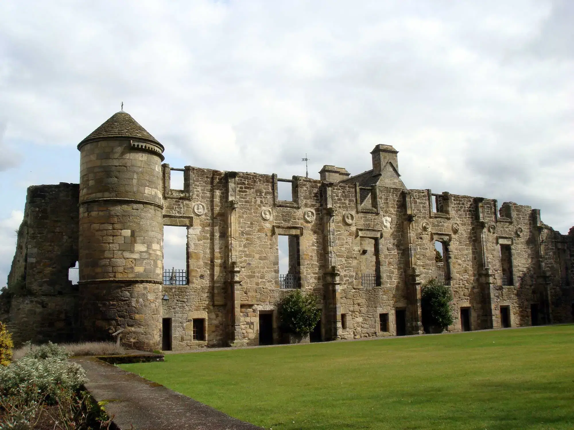 Outlander Eastern Locations Gallery Image
